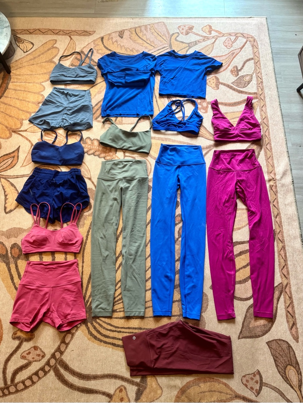 Women’s Lululemon Activewear Sets